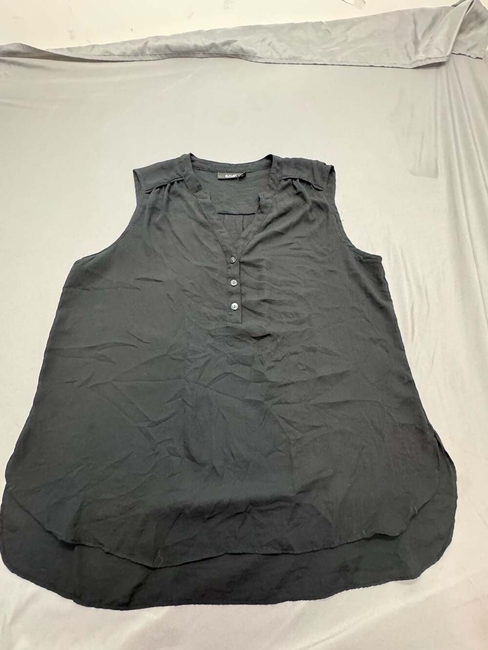 a.n.a. Blouse Size XL Black Sleeveless V-Neck Button Front Top